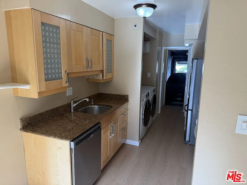3 bed, 1.5 bath, 1115 sqft, $4,250 — Photo 4