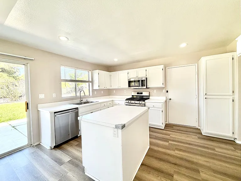 43391 Calle Morita — Photo 12