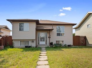 224 N Faldale Close NE, Calgary, AB T3J 1V9