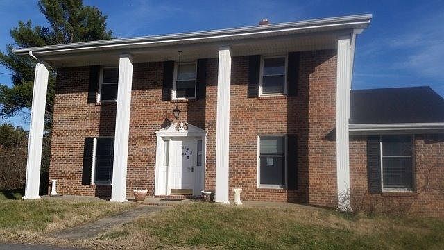1st image of 568 Lexington Dr