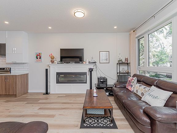 4th image of 11155 77th Ave NW
