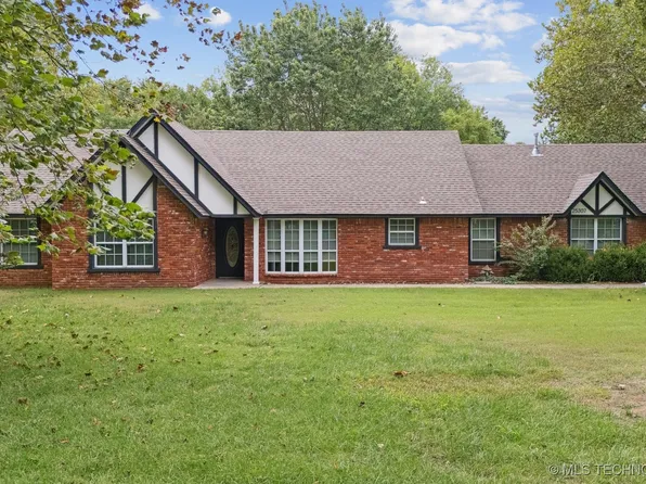 25307 E 68th St S, Broken Arrow, OK 74014