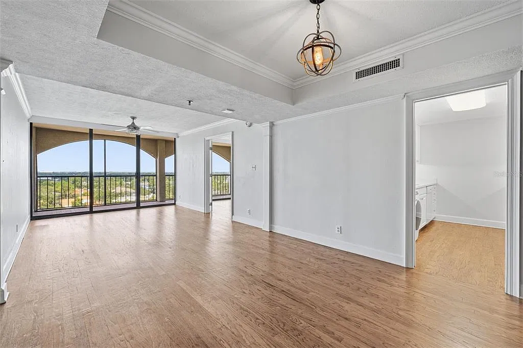 2 bed, 2.0 bath, 1032 sqft, $2,650 — Photo 3