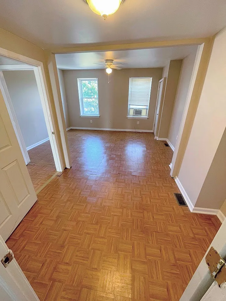 3 bed, 1.5 bath, 1734 sqft, $1,800 — Photo 4