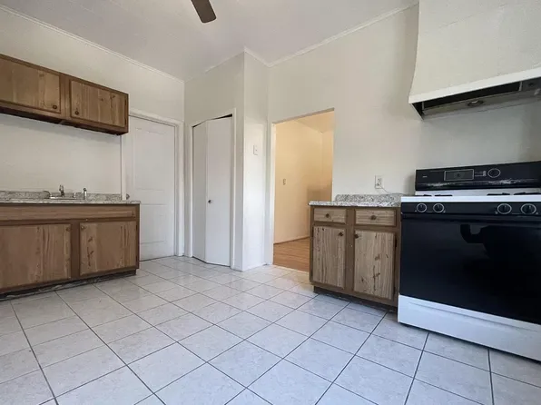 324 Avenue East image 1 of 5