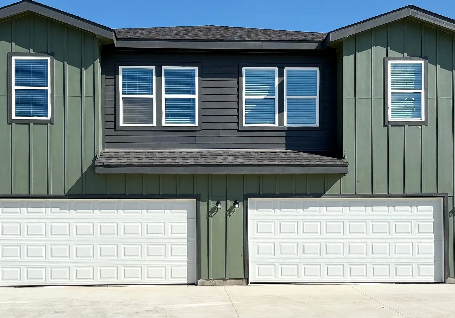Brand New Duplex in New East Parks Community — Photo 1