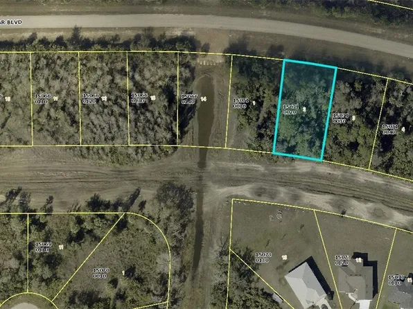 427 Greenbriar Blvd, Lehigh Acres, FL 33972