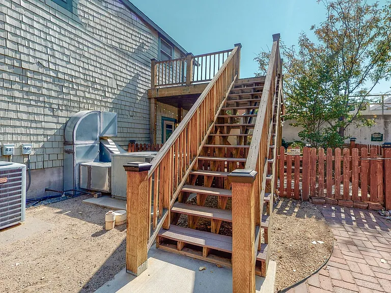 421 High St SE — Photo 29