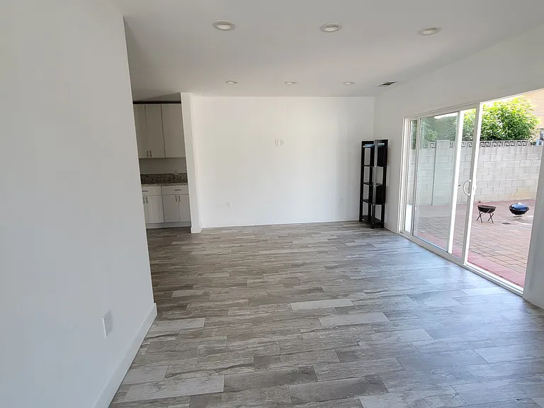 8101 Jumilla Ave #1/2 — Photo 5