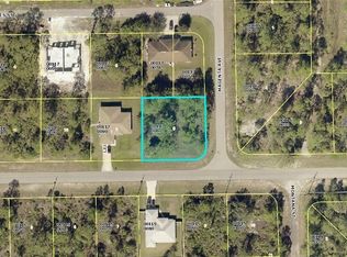 332-334 Woodburn Dr, Lehigh Acres, FL 33972
