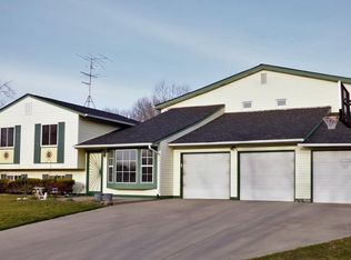 8241 Autumn Mill Ln, Indianapolis, IN