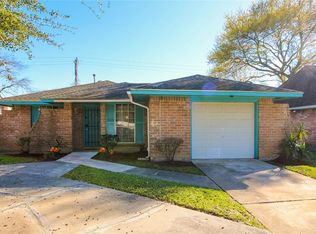 4403 Oak Shadows Dr, Houston, TX 77091