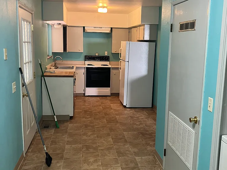 2626 SE 92nd Ave — Photo 8