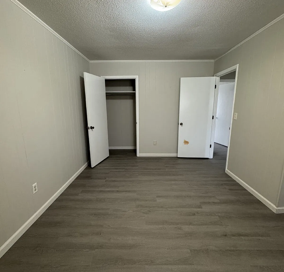 144 Nottingham Dr — Photo 1