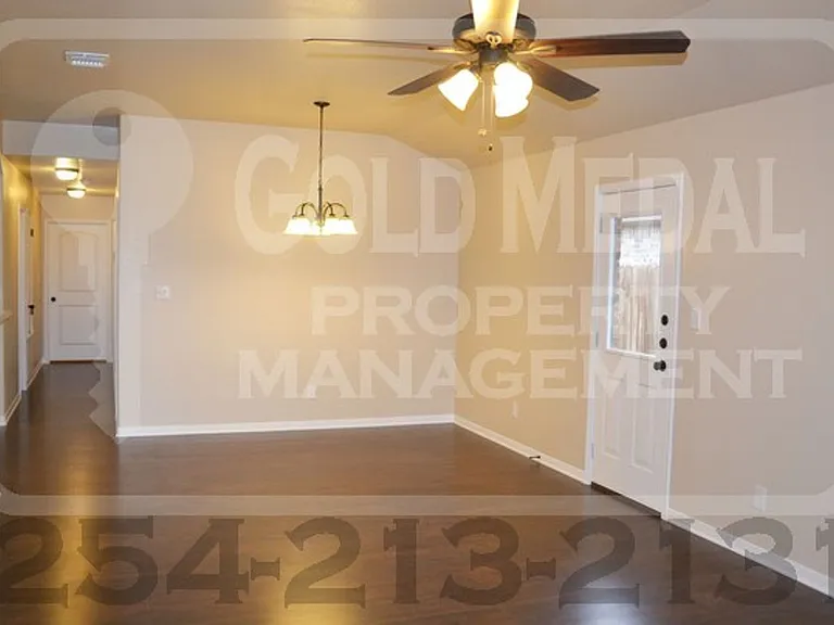 1104 Grace Point Dr — Photo 4