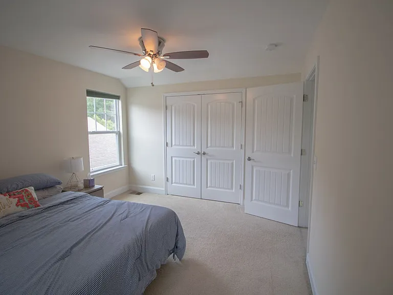 4 Gresham Ln — Photo 34