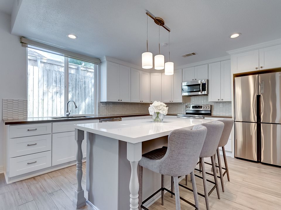 1st image of 15033 Kimberley Ct #12