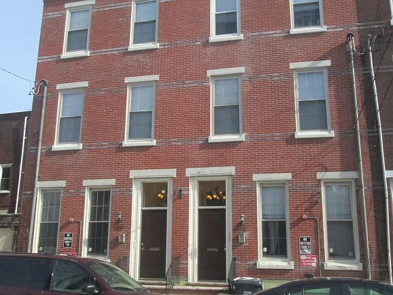 923 N 15th St #3 — Photo 1