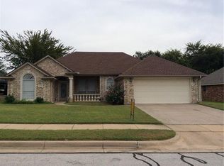 1109 Starling Ct, Burleson, TX 76028