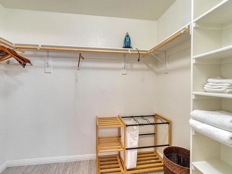 3145 E Desert Ln — Photo 17