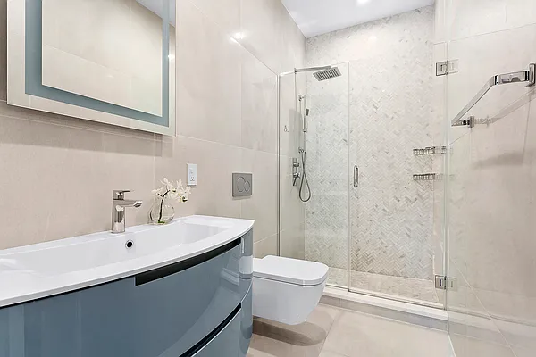 Sold by Compass | media 17