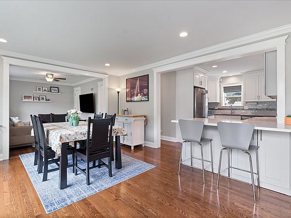2nd image of 201 N Maple St