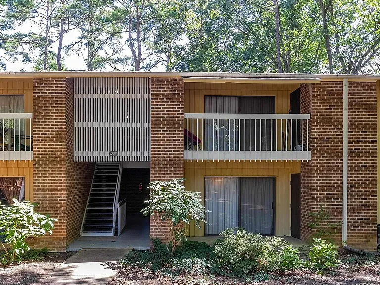 1208 Schaub Dr #C — Photo 16