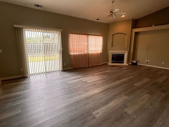 5th image of 456 W Julia Way