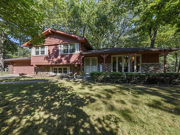 2nd image of 22321 S Knyghtwood Dr