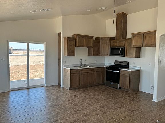 4th image of 3907 E Santa Sophia St