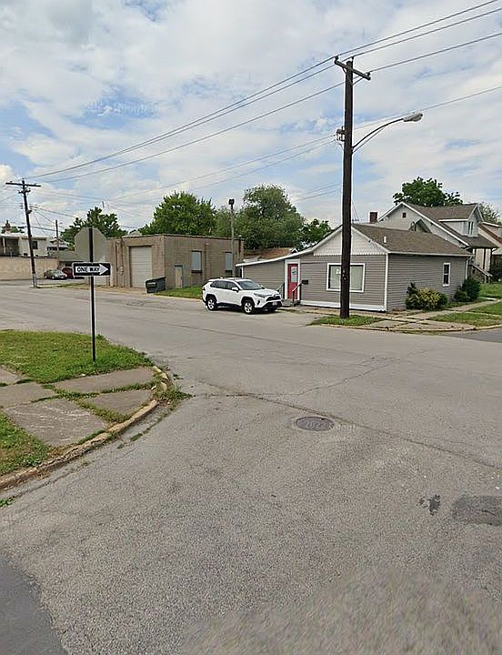 1st image of 2901 Iowa St