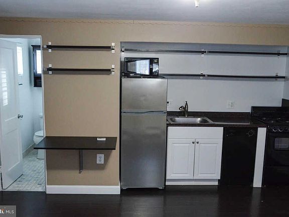 5th image of 3909 Washington Blvd APT A