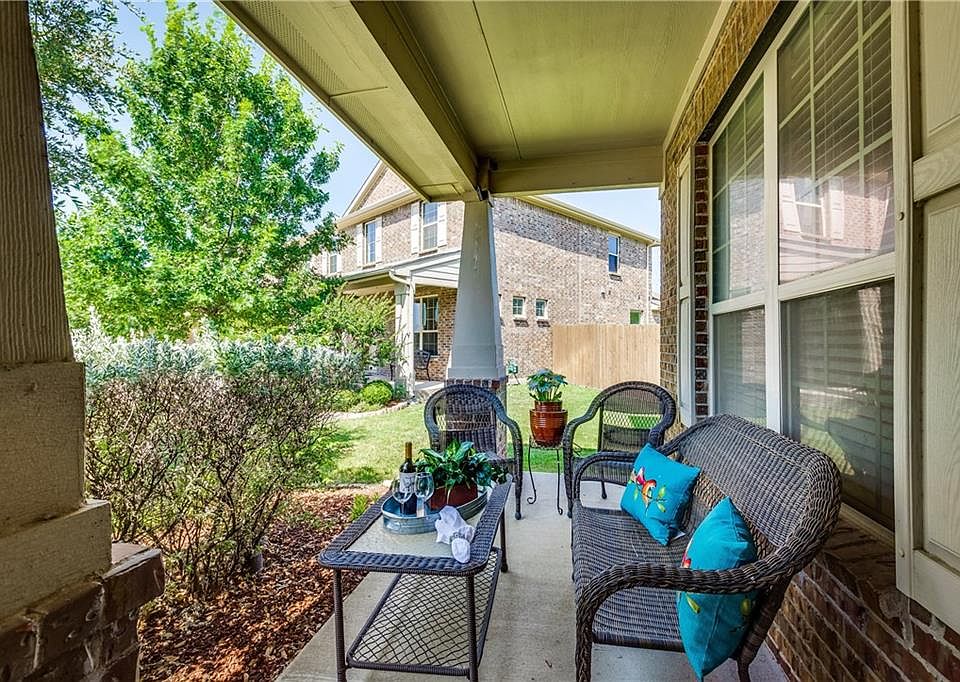2nd image of 1201 Meadowlark Dr
