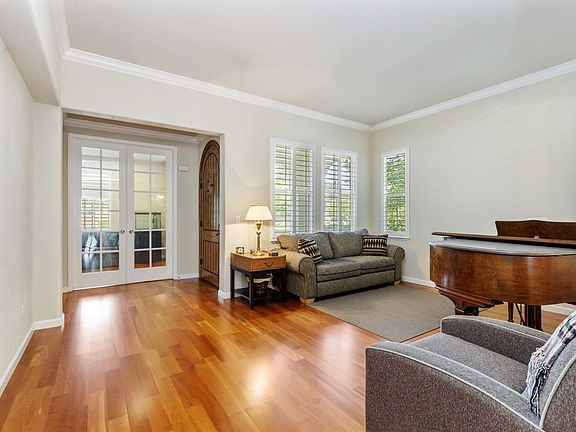 3rd image of 420 Hebron Cir