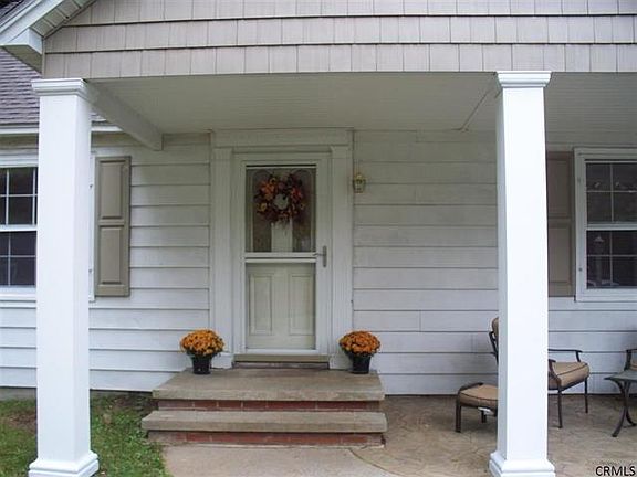 3rd image of 8 Berchman Dr
