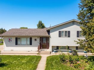 12 Gatewood Dr, Cozad, NE 69130