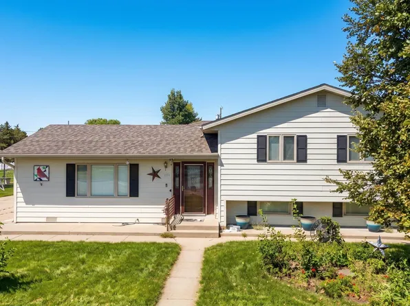12 Gatewood Dr, Cozad, NE 69130