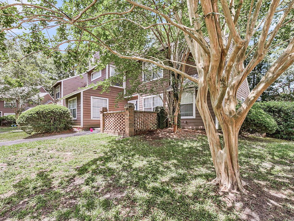 1st image of 118 Luden Dr APT B