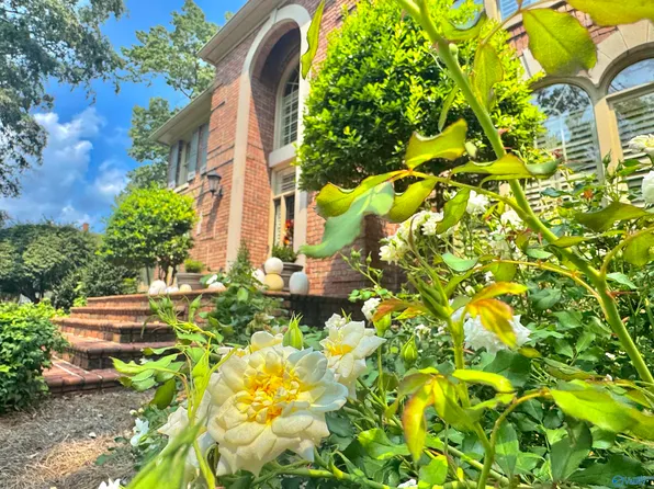 1535 Black Hall Ln SE, Decatur, AL 35601