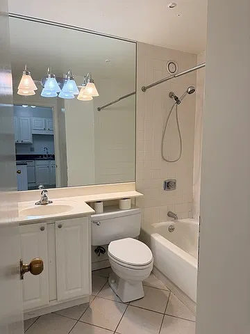Studio, 600 sqft, $2,000 — Photo 4