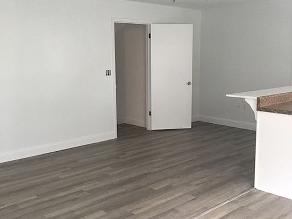 4th image of 5324 Desoto Pl APT B