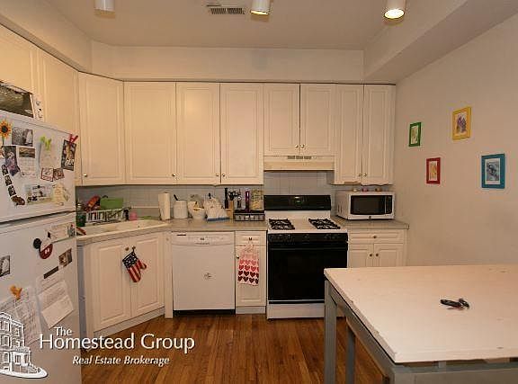 2nd image of 1465 W Cortez St #Two_n0rth_
