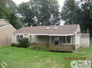33849 Rhonswood Dr, Farmington Hills, MI