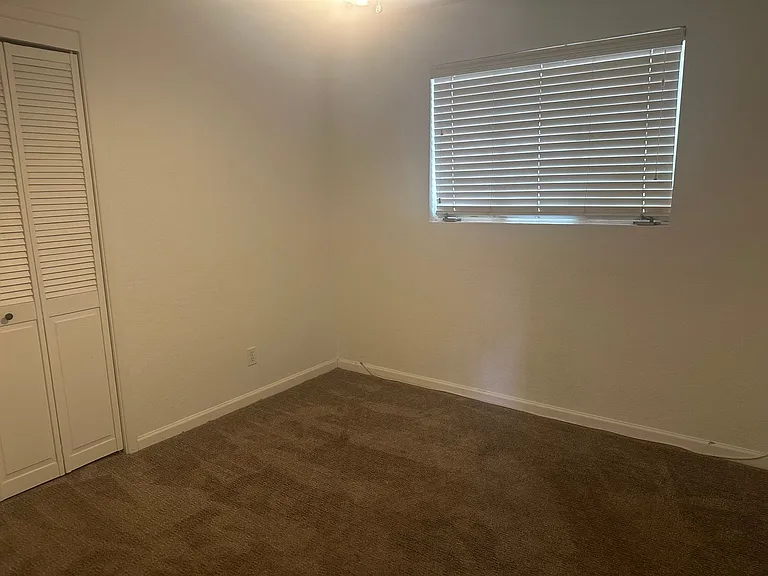 6725 E Sheridan St — Photo 11