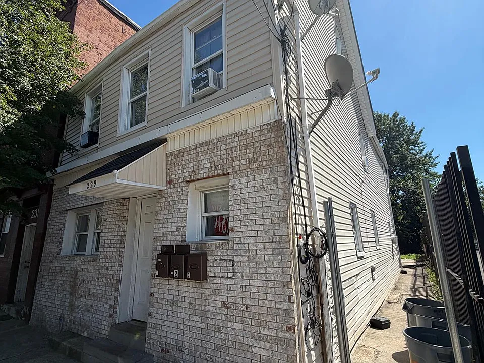229 S 1st St #1A