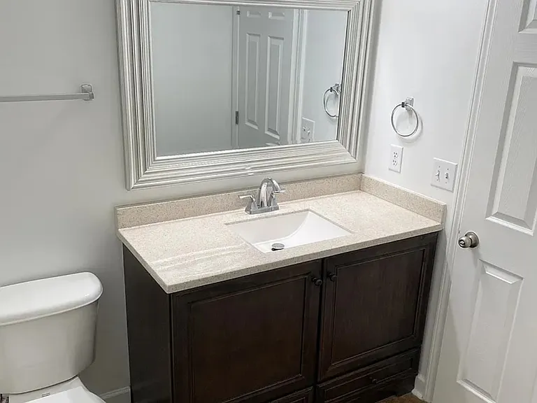 809 Benton Ave — Photo 11
