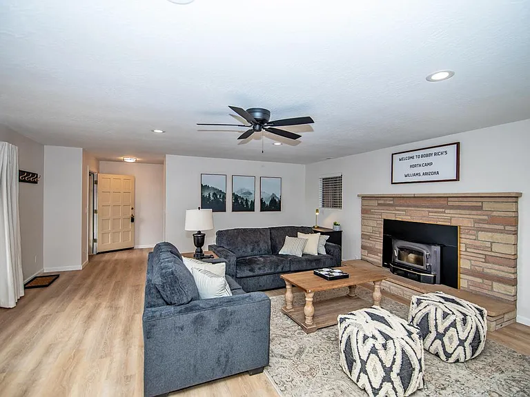 921 W Sherman Ave — Photo 11