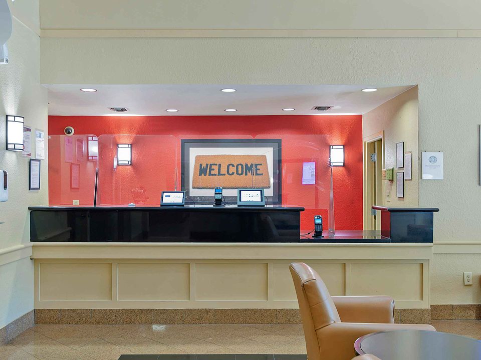 Lobby and Guest Check-in