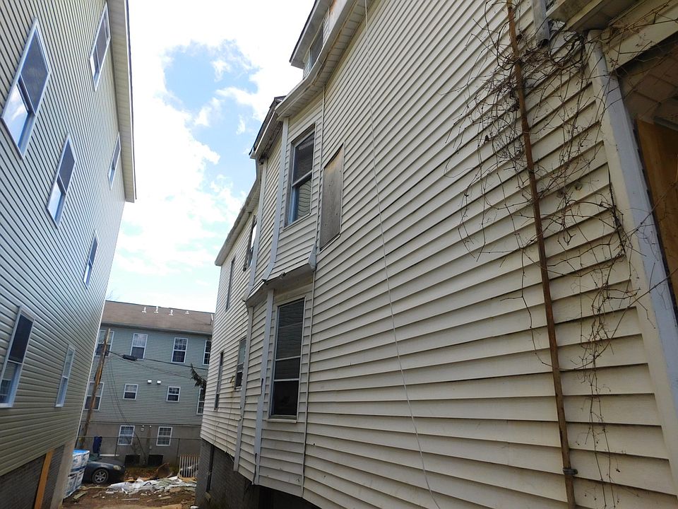 Building Photo 3