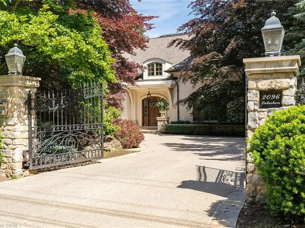 2096 Lakeshore Rd E, Oakville, ON L6J 1M3